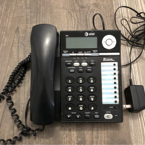 AT&T Corded Telephone with Caller ID -‎ Silver/Black (AT ML17929) three phones - Picture 4 of 7